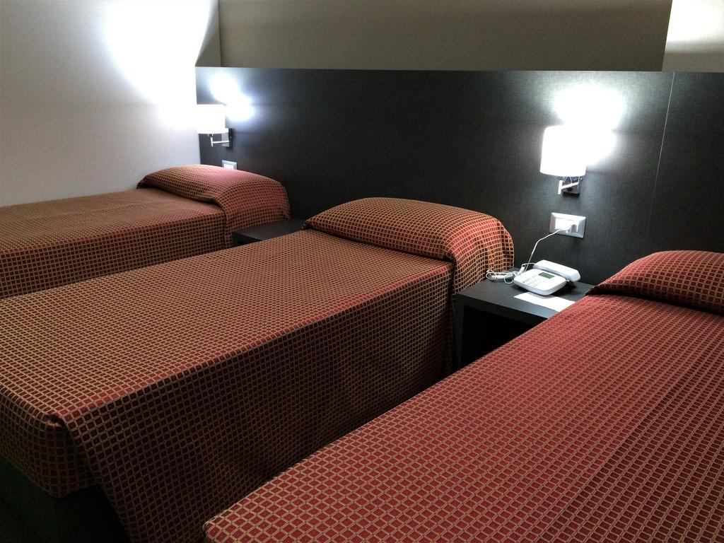 Twelve Hotel Moncalieri Extérieur photo