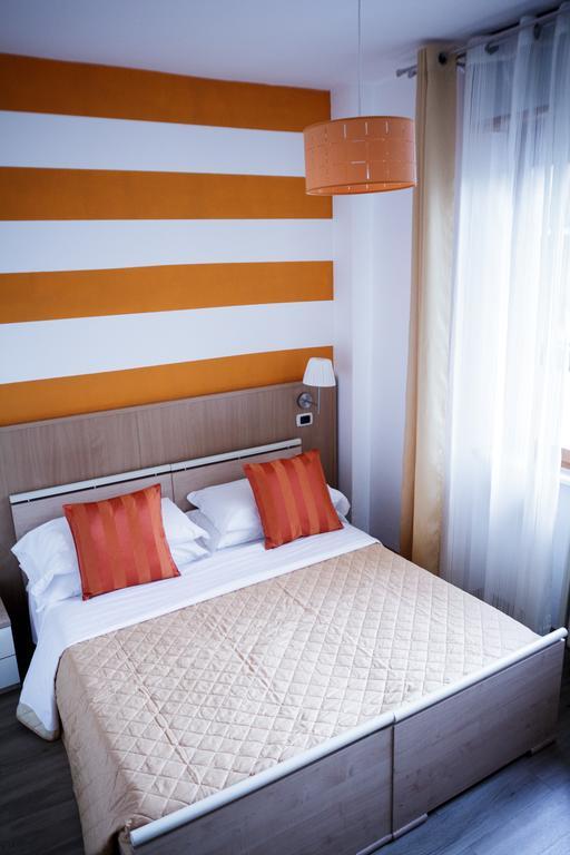 Twelve Hotel Moncalieri Chambre photo