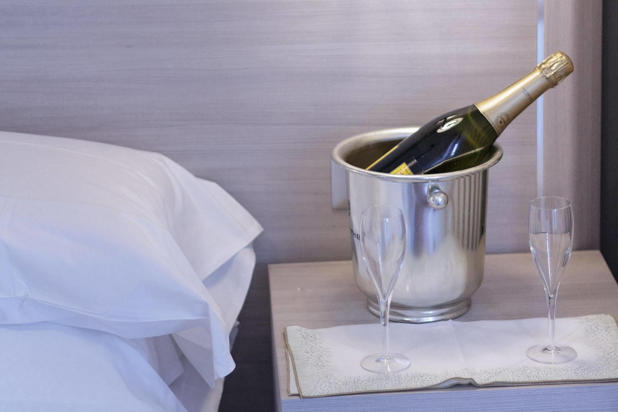 Twelve Hotel Moncalieri Chambre photo